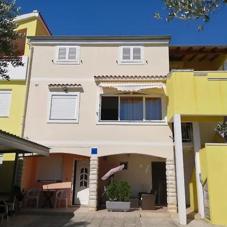 A&n Apartment *
