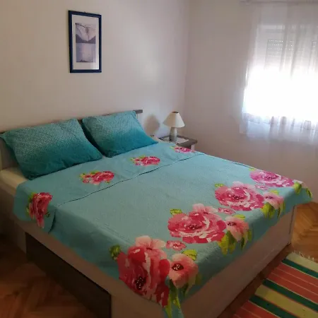 Apartment A&n