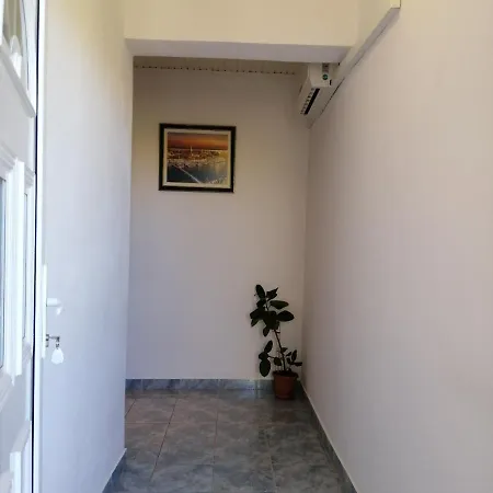 A&n Apartment *